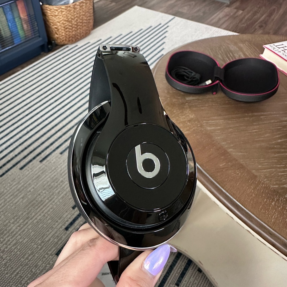 Beats Wireless Bluetooth Headphones